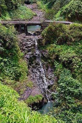 Makapipi Falls