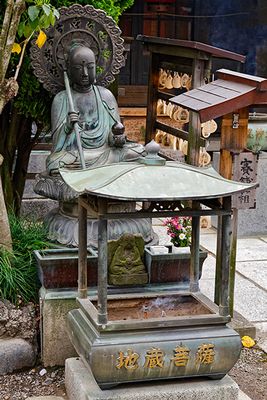 Statue at the Asakusa Kannon Temple