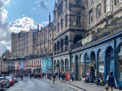 Victoria Street in Edinburg
