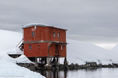Housing for research station