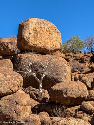Boulders at Moani
