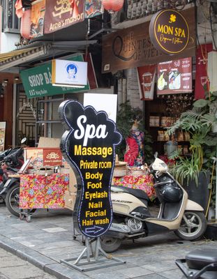 Street businesses Hanoi