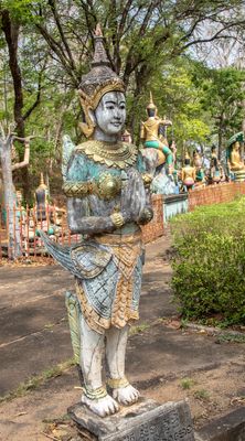 Twin Holy Mountains Temple and Buddha gardens