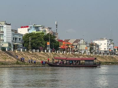 Sampan boat docked at Tan Chau