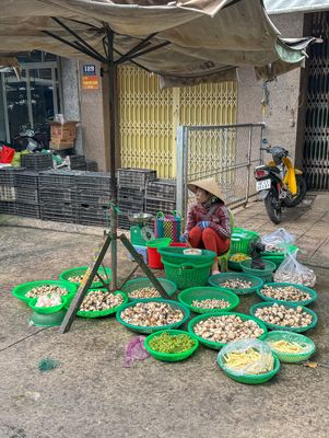 vender at market