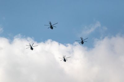 Helicopters over Independence Palace