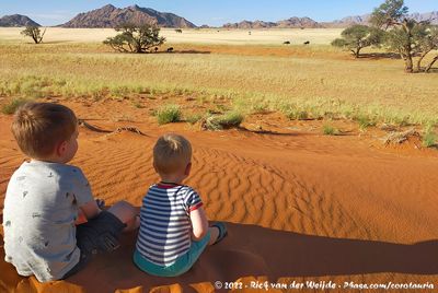Rens & Guus watching wildlife
