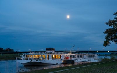 Moon over the Viking Astrild at Torgau