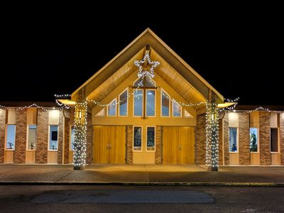 Christmas Decorations - November 19 - December 2, 2023 Closed