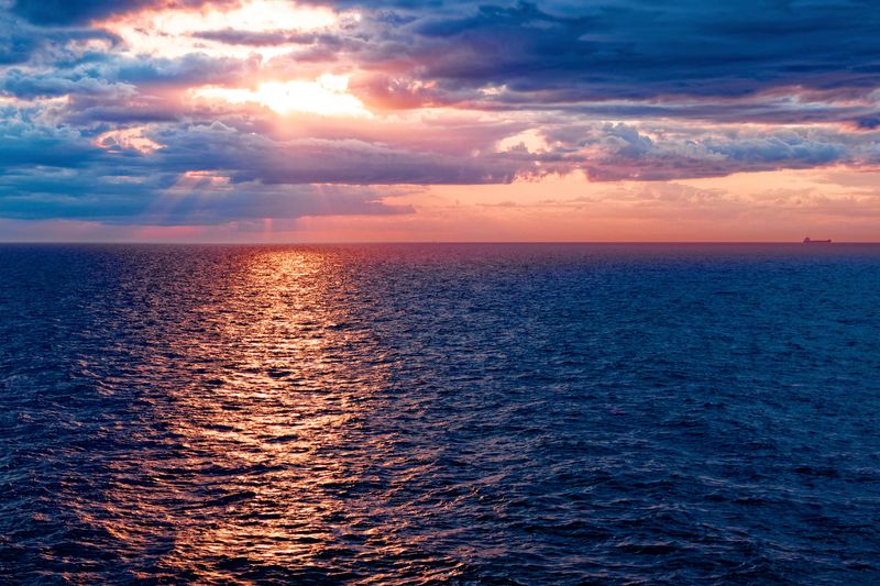 Soleil de minuit_Ocan Atlantique Nord, 20x24