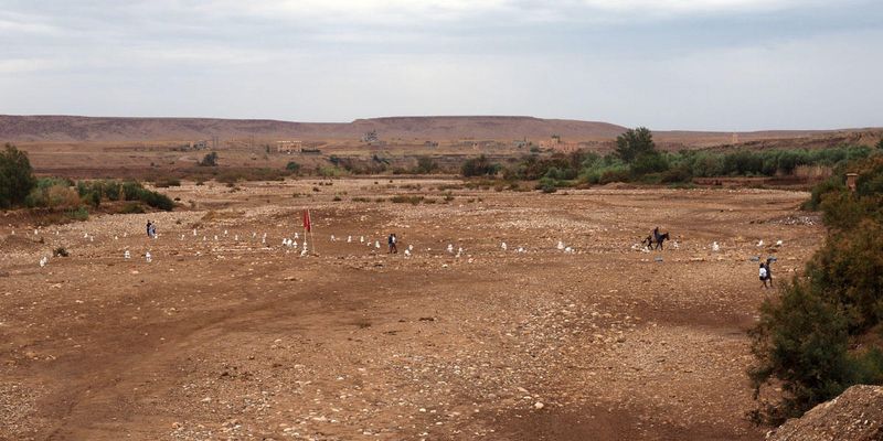 Pathway on the dry river bed at Ait Ben Haddou