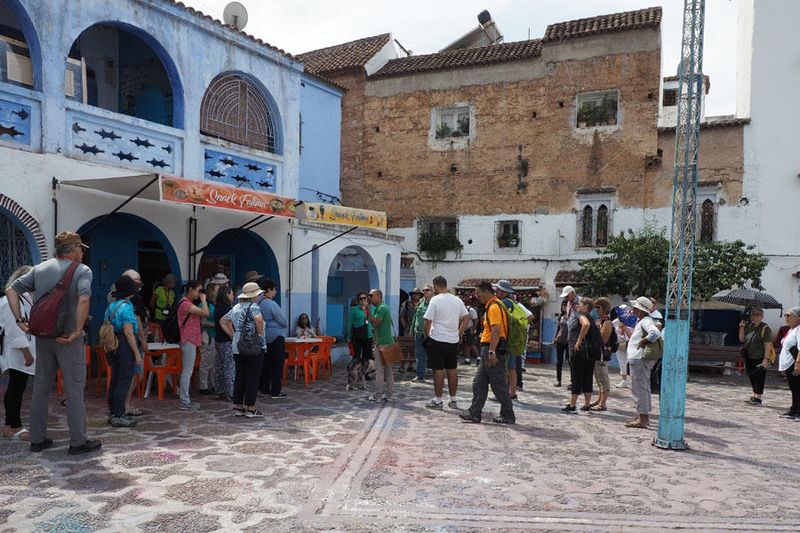 Resting during the tour through the medina in Chefchauen