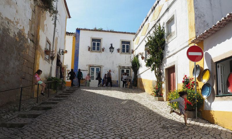 A side street in Castelo de Obidos