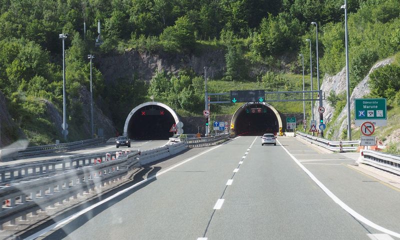 Approaching Sveti Rok Tunnel