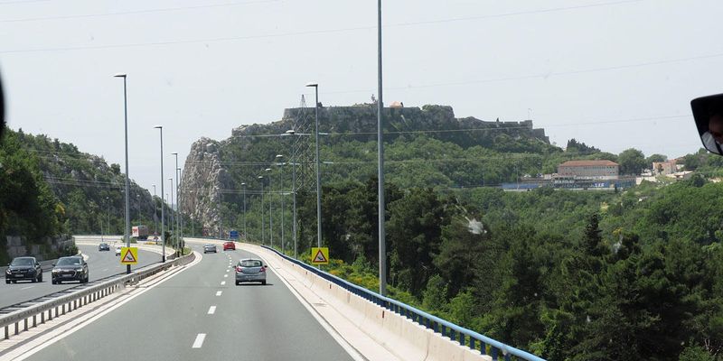 Leading into Split