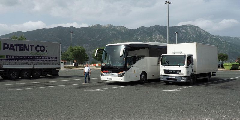 At the morning rest stop on the way to Dubrovnik