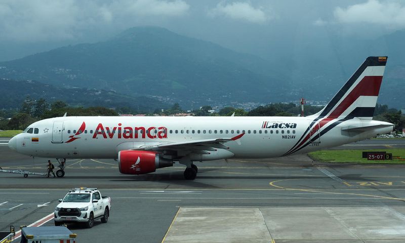Avianca Airbus A320-214