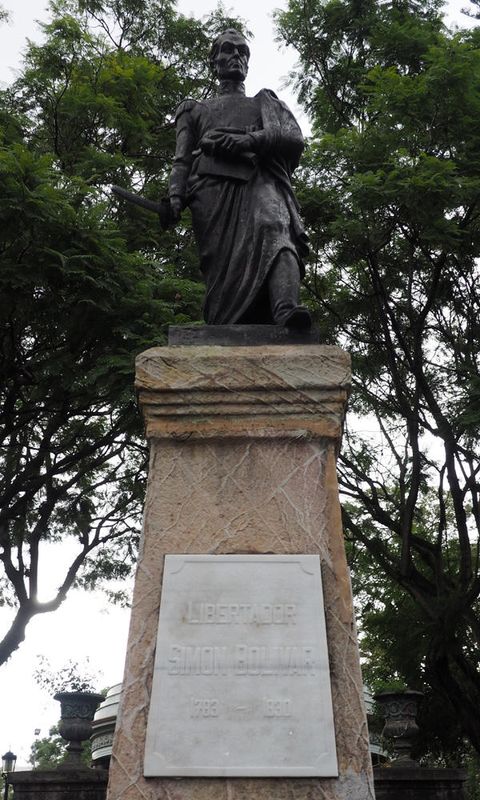 Statue of Simon Bolivar in Morazan Park