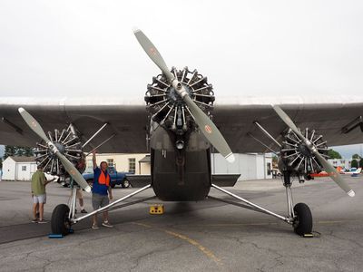 Ford 5-AT-B tri-motor engines