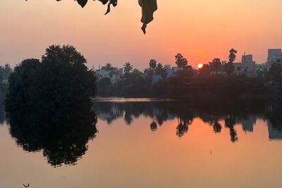 Early morning on the lake