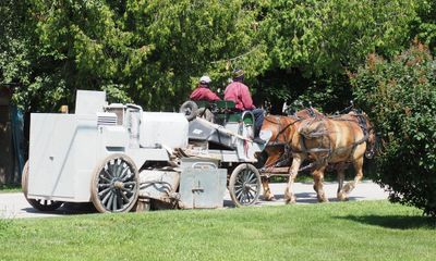 Road cleaning machine