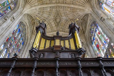 Organ, ceiling and windows