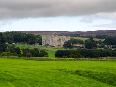 Towards Castle Bolton