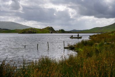 Anglers on Llyn Dywarchen