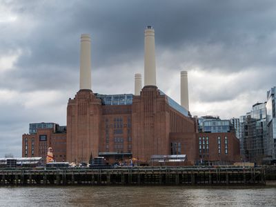 Battersea Power Station from Grosvenor Road