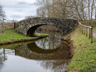 Canal bridge 162