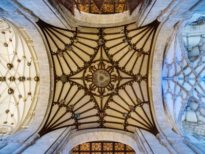 Central crossing ceiling - Winchester Cathedral