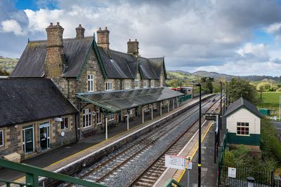 Machynlleth railway station (1863)