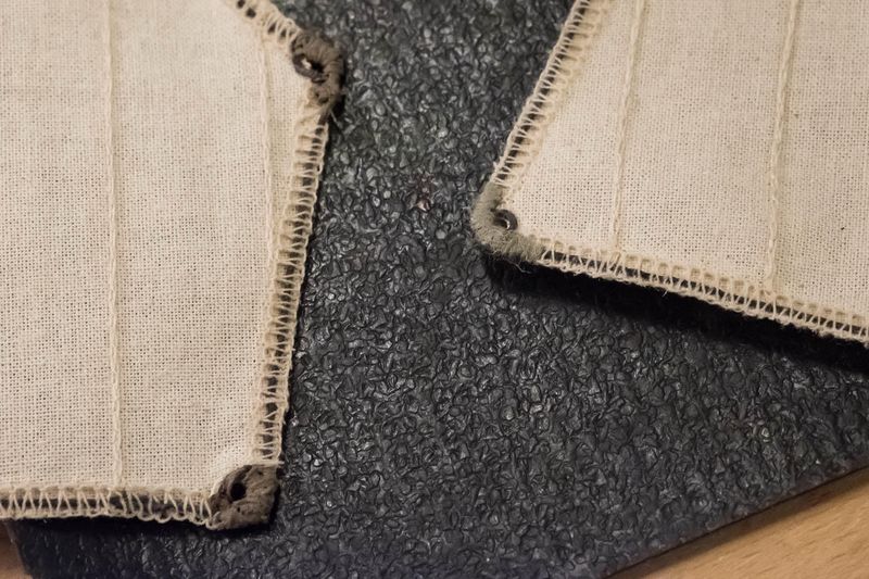 Det er ikke verdens beste seil som flger med settet, men de gjr jobben