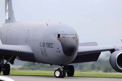 KC-135R Stratotanker taxiing