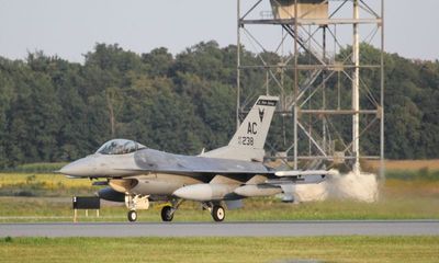 F-16C One land
