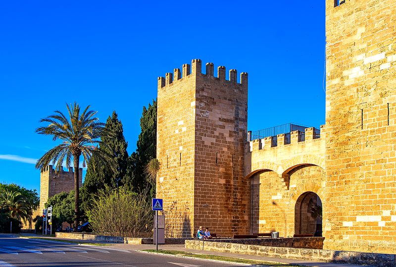 Medieval walls of Alcdia