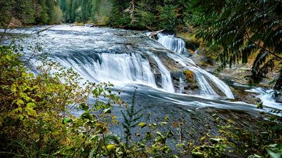 Middle Lewis River Falls