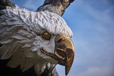 Eagle Nabs Fish Statue