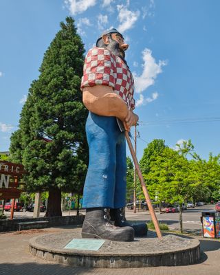 Paul Bunyan Statue