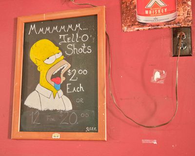 Cactus Bar - Dive Bar