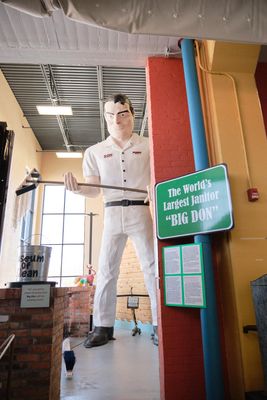 Muffler Man: Big Don, World's Largest Janitor