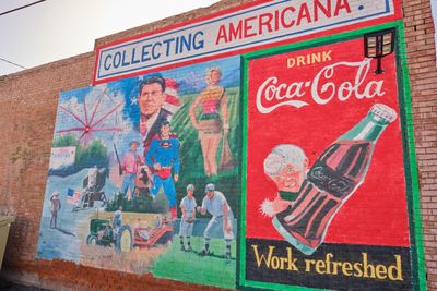 Mural: Superman, Marilyn, Reagan