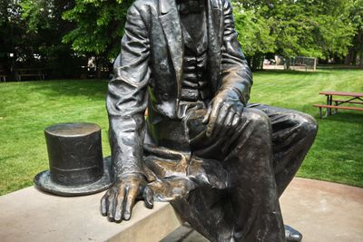 Abraham Lincoln Sitting Statue