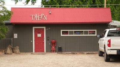 Little Dutch Garden - Dive Bar