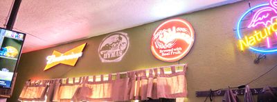 Little Dutch Garden - Dive Bar