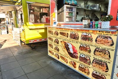 Hawthorne Asylum Food Cart Pod
