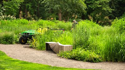 Leach Botanical Garden