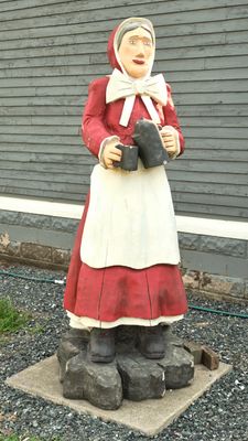 Statue of the Coffee Lady
