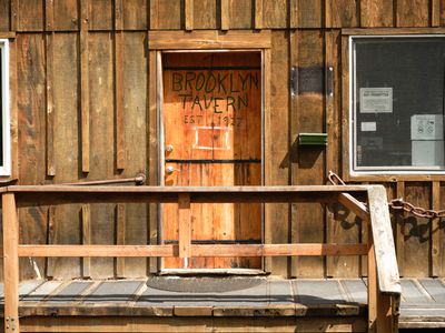 Brooklyn Tavern - Dive Bar