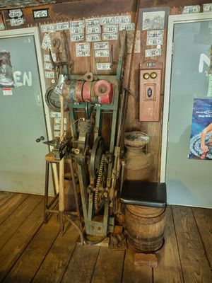 Brooklyn Tavern - Dive Bar